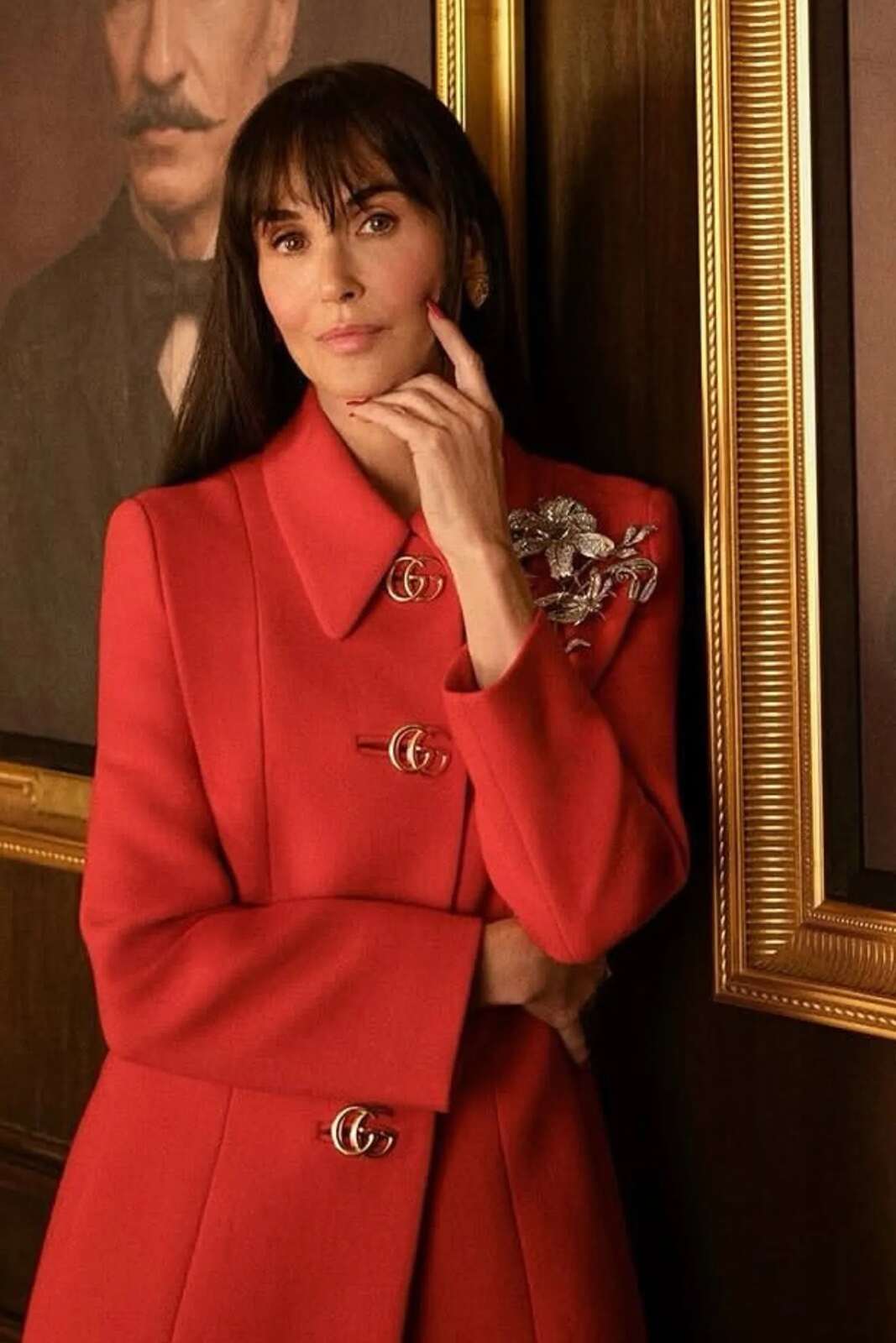 Demi Moore posando