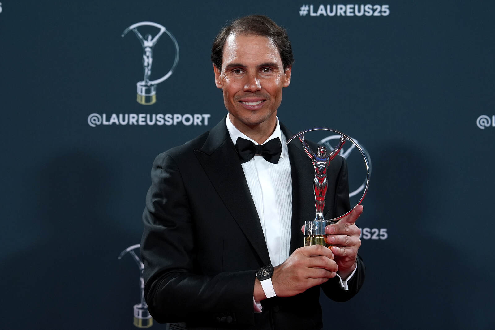 Rafa Nadal con un trofeo