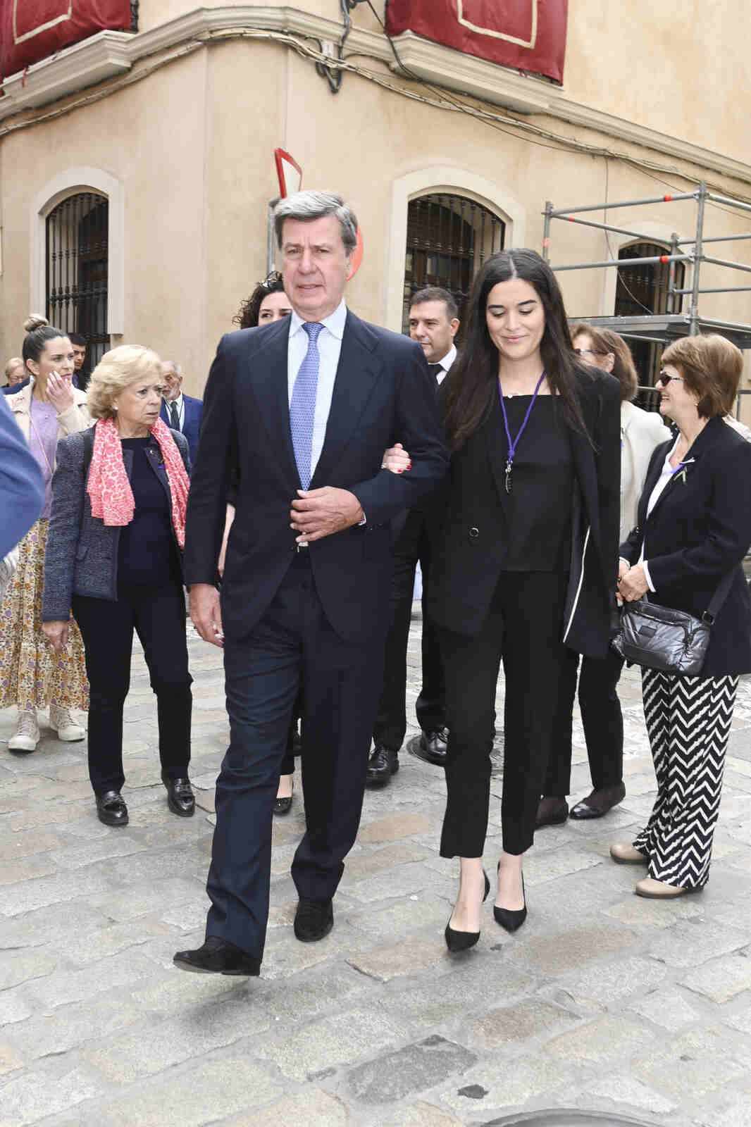 Cayetano y Bárbara Mirján paseando