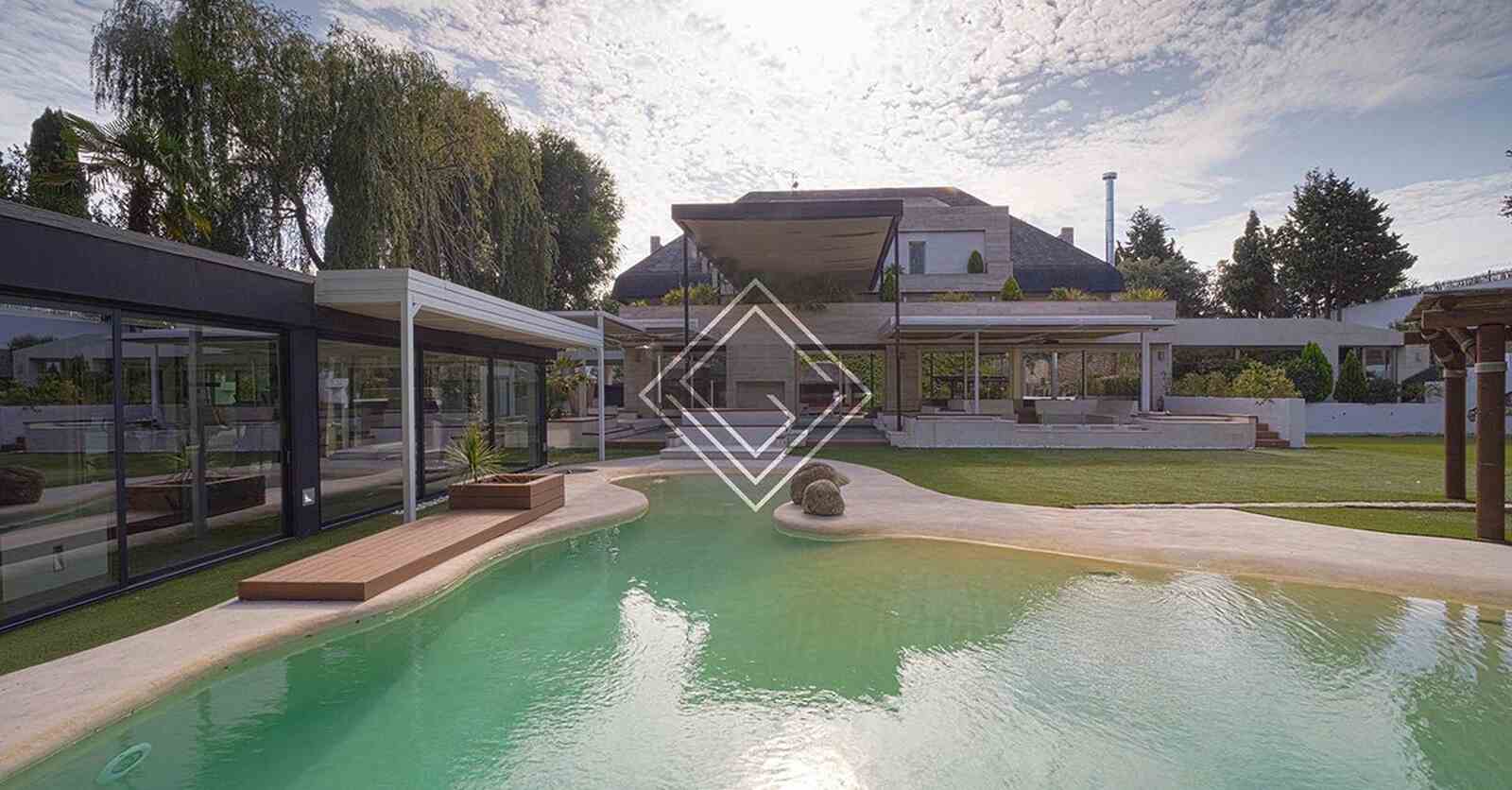 Exterior de la casa de Sergio Ramos