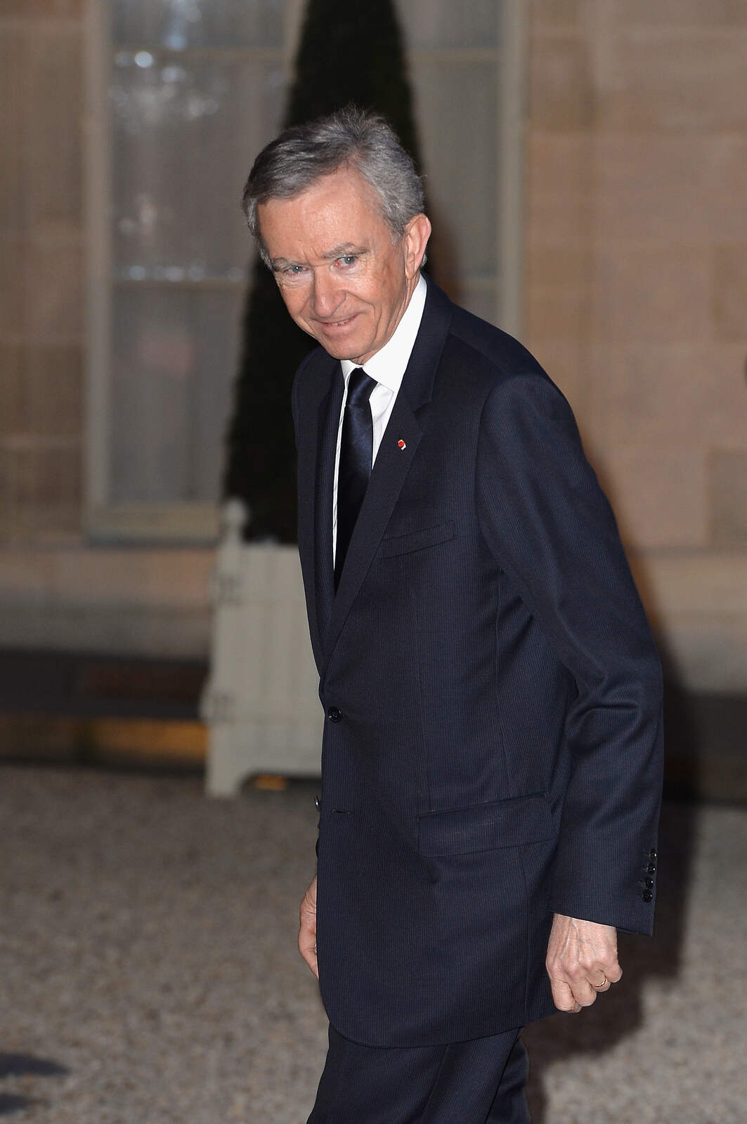 Bernard Arnault posando 