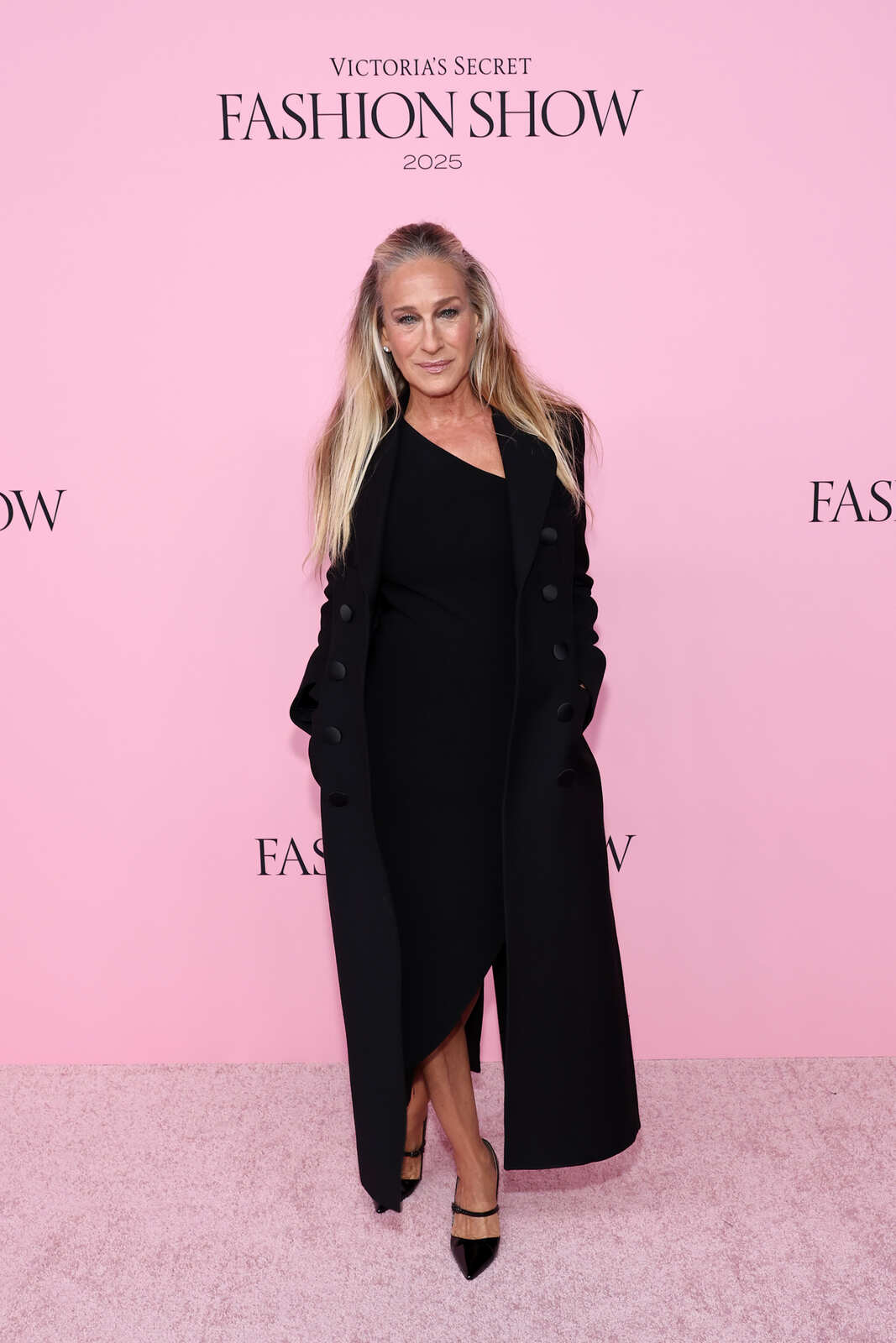 Sarah Jessica Parker posando en Victoria's Secret
