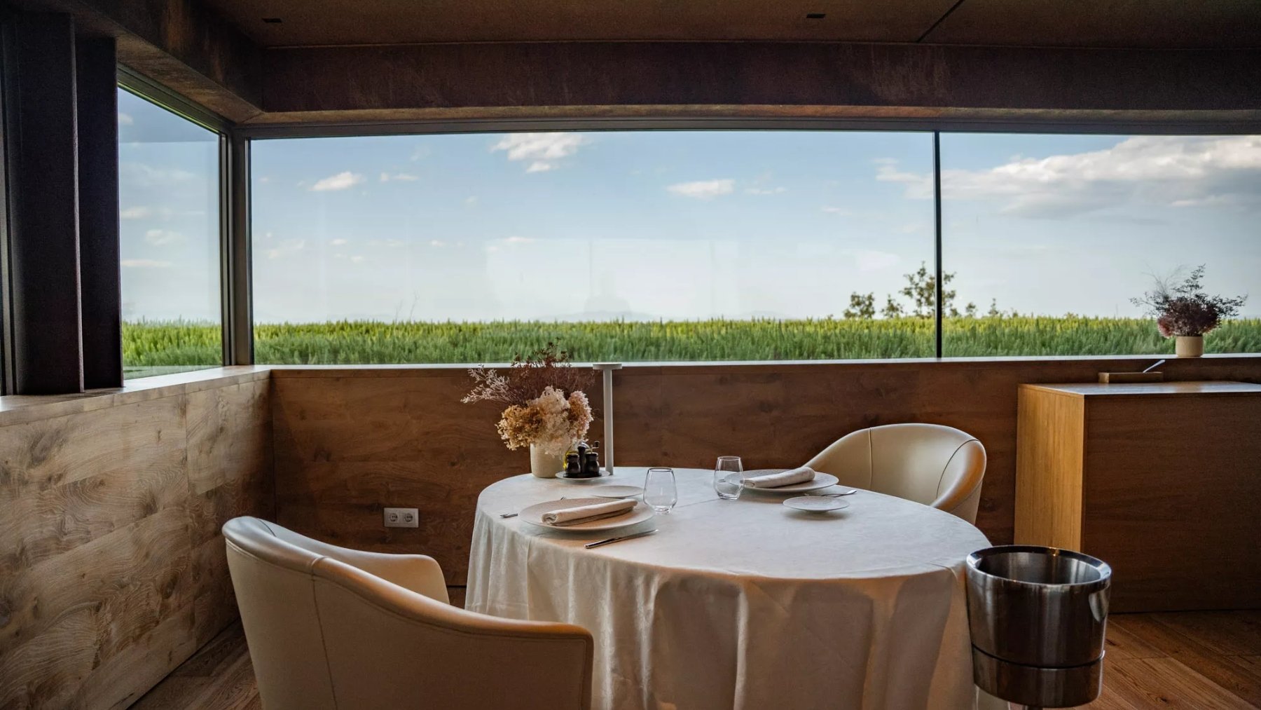 Los 5 mejores restaurantes de España 2025: alta cocina con estrella Michelin y Soles Repsol