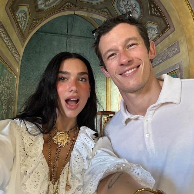  Callum Turner , Dua Lipa