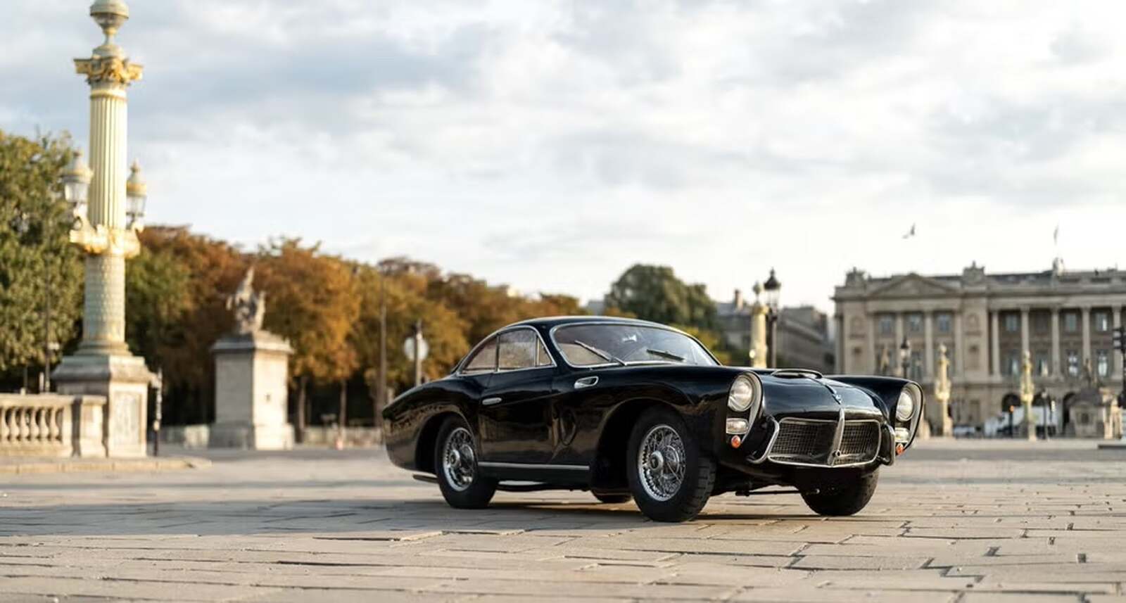 Coche Pegaso Negro, Ferrari Español
