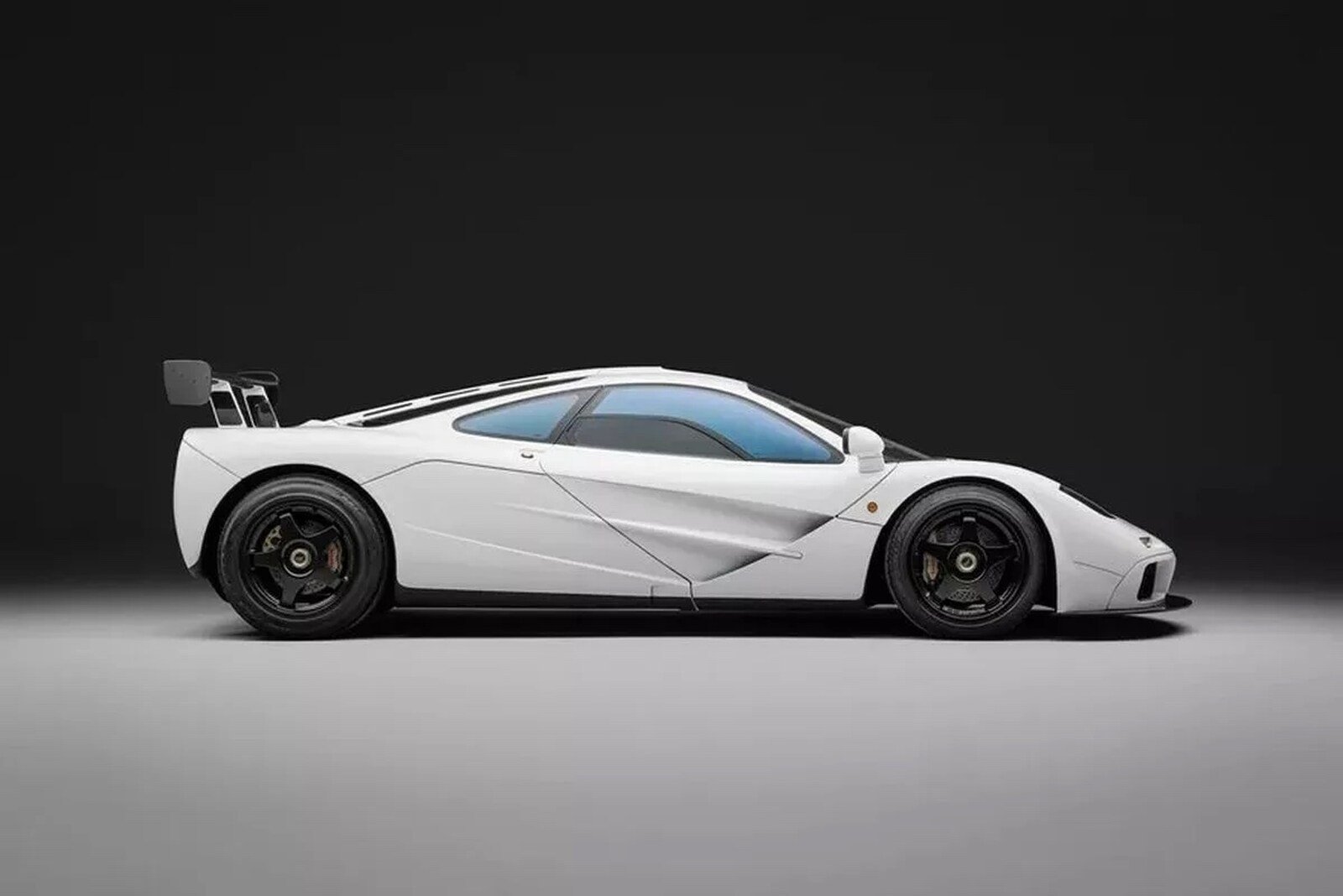 Lateral del coche a subasta