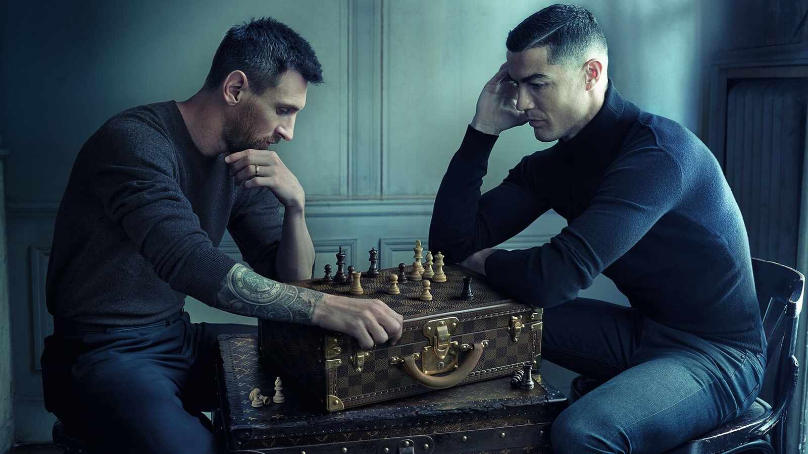 Messi y Cristiano Ronaldo posando para Louis Vuitton