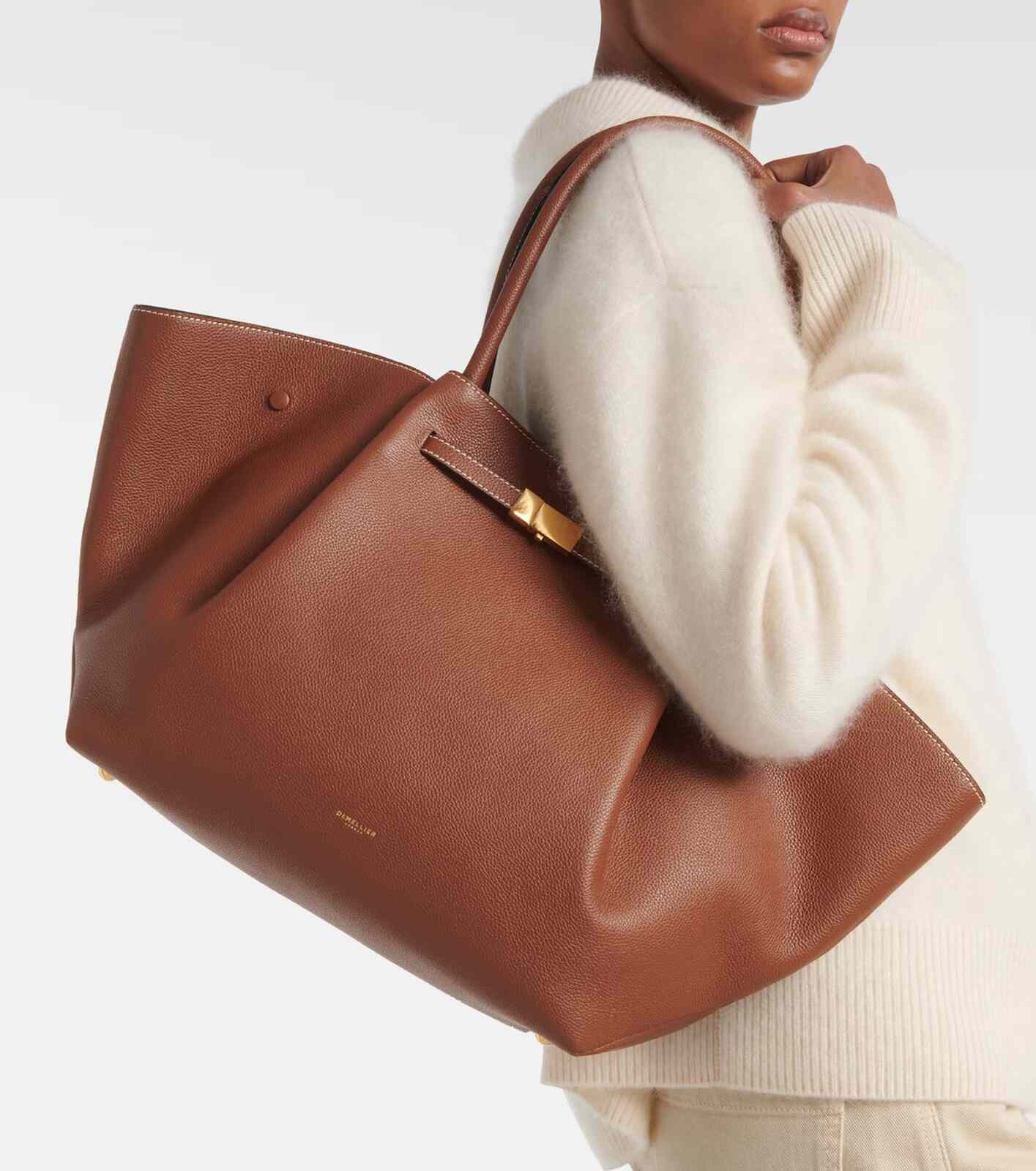 Pieza marrón de DeMellier