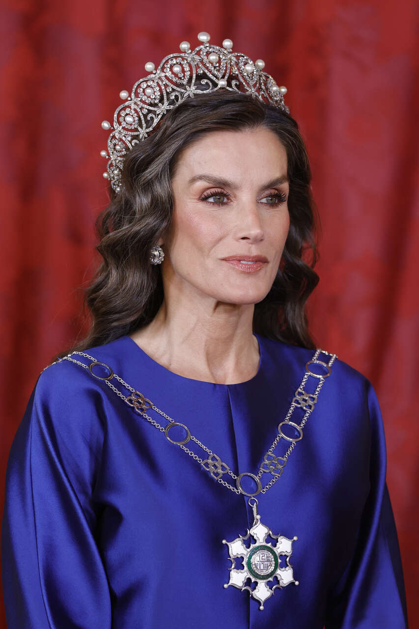 reina letizia look