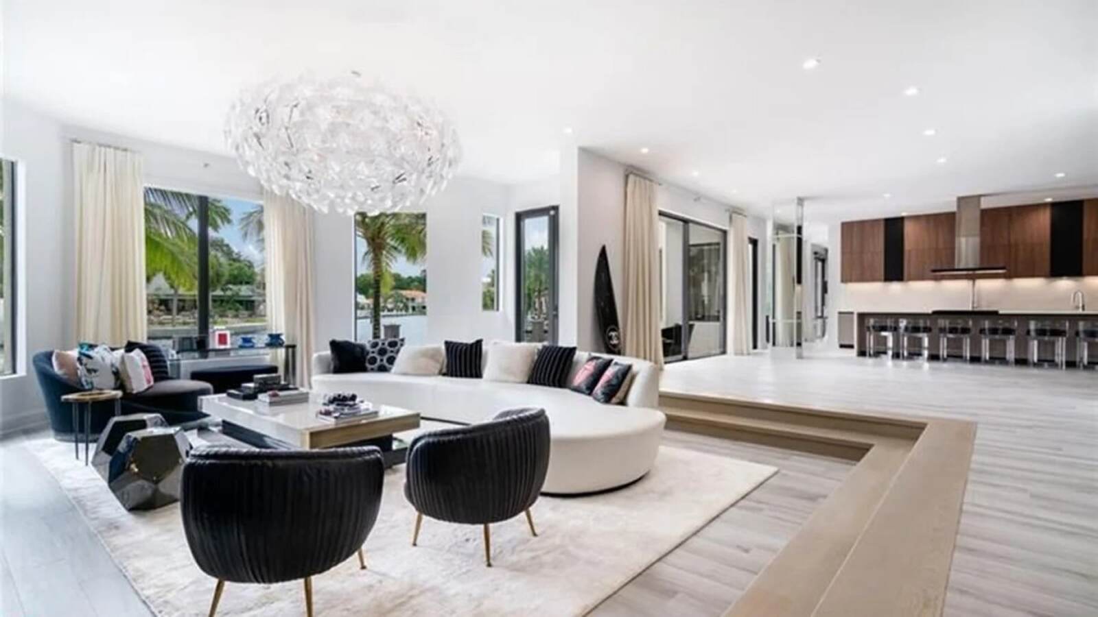 Salón interior de la casa de Leo Messi en Miami