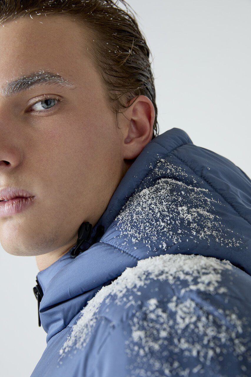 Ramón Acín revoluciona la moda con abrigos calefactables: «funcionan incluso a -24 °C»