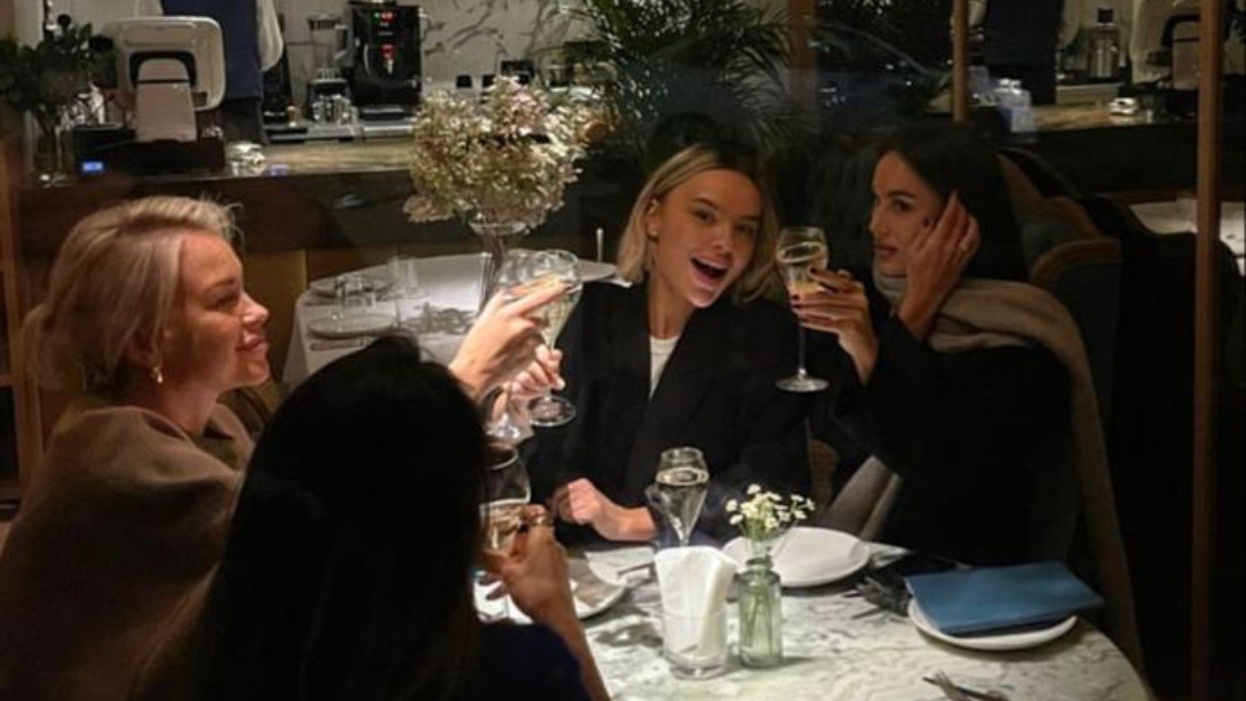 Los 12 restaurantes en Madrid que convertirán tu cena de amigo invisible en toda una experiencia