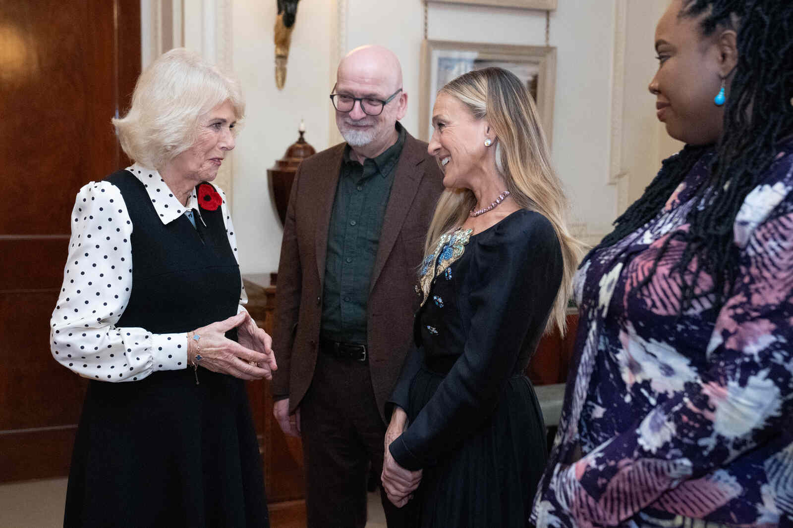 Camila y Sarah Jessica Parker hablando