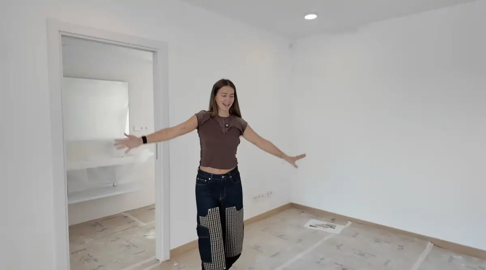 La influencer en el interior de la casa de Menorca