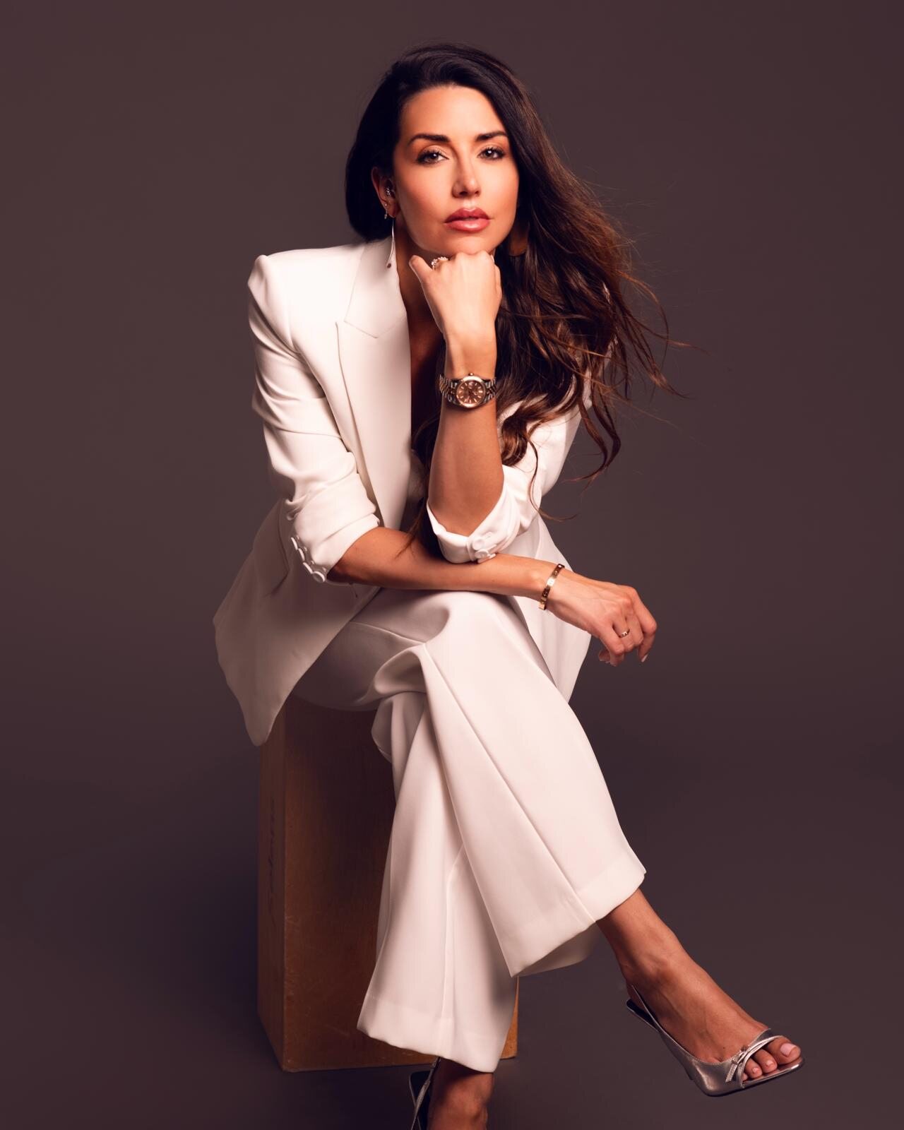 Carmela Dávila posando