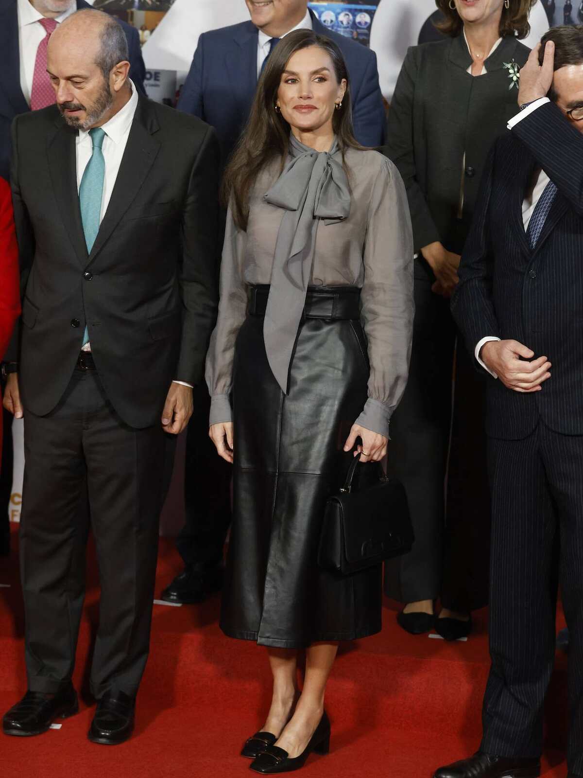 Reina Letizia con blusa de Hugo Boss