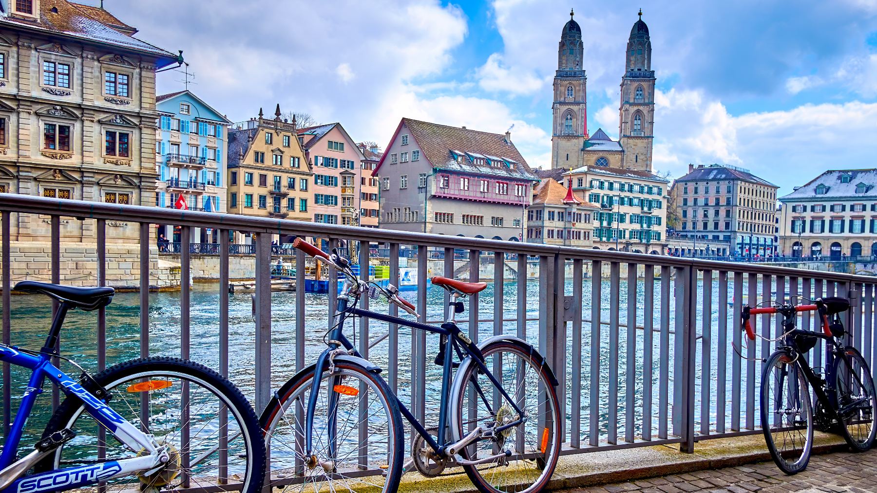 Zúrich, mucho más que bancos y tiendas de lujo: mercados, rutas en bici y