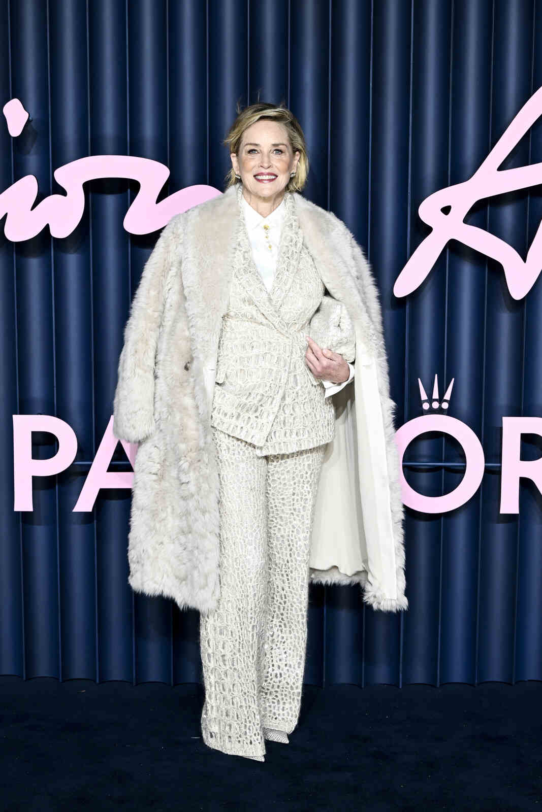 Sharon Stone posando