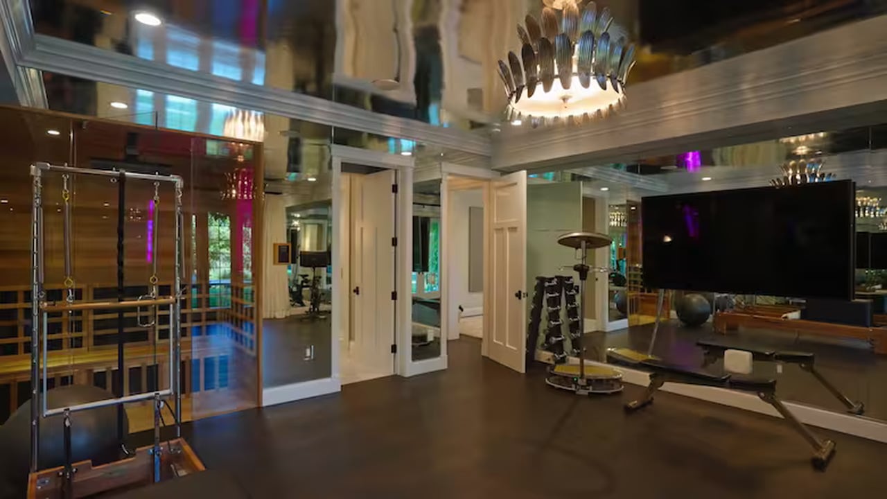 La mansión de Jennifer López en California: cine privado, gimnasio y una cocina enorme por 21 millones
