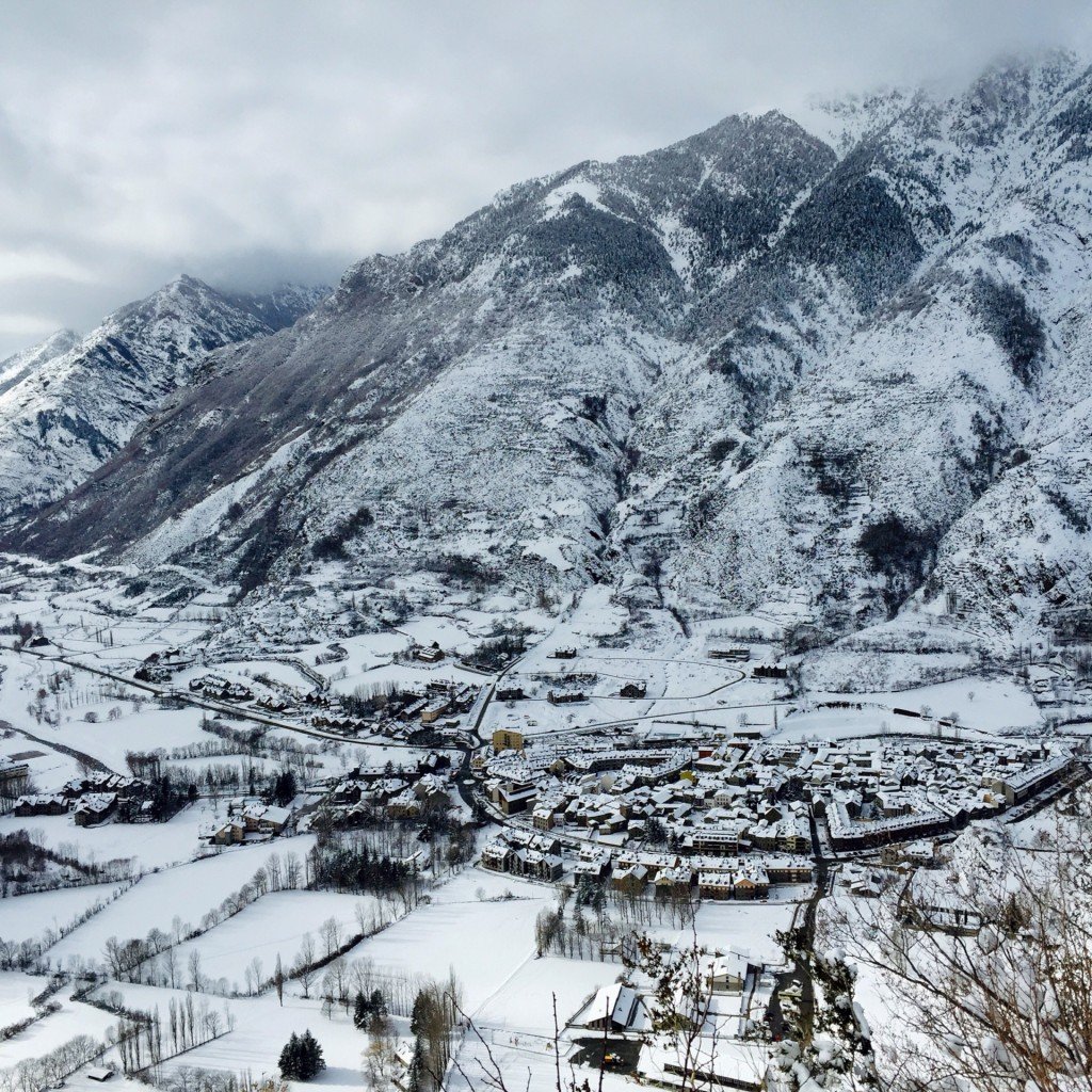 Ni Alpes ni Pirineos: el pueblo de montaña perfecto para una escapada navideña está en España