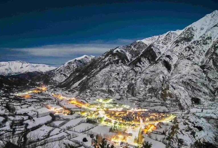 Ni Alpes ni Pirineos: el pueblo de montaña perfecto para una escapada navideña está en España