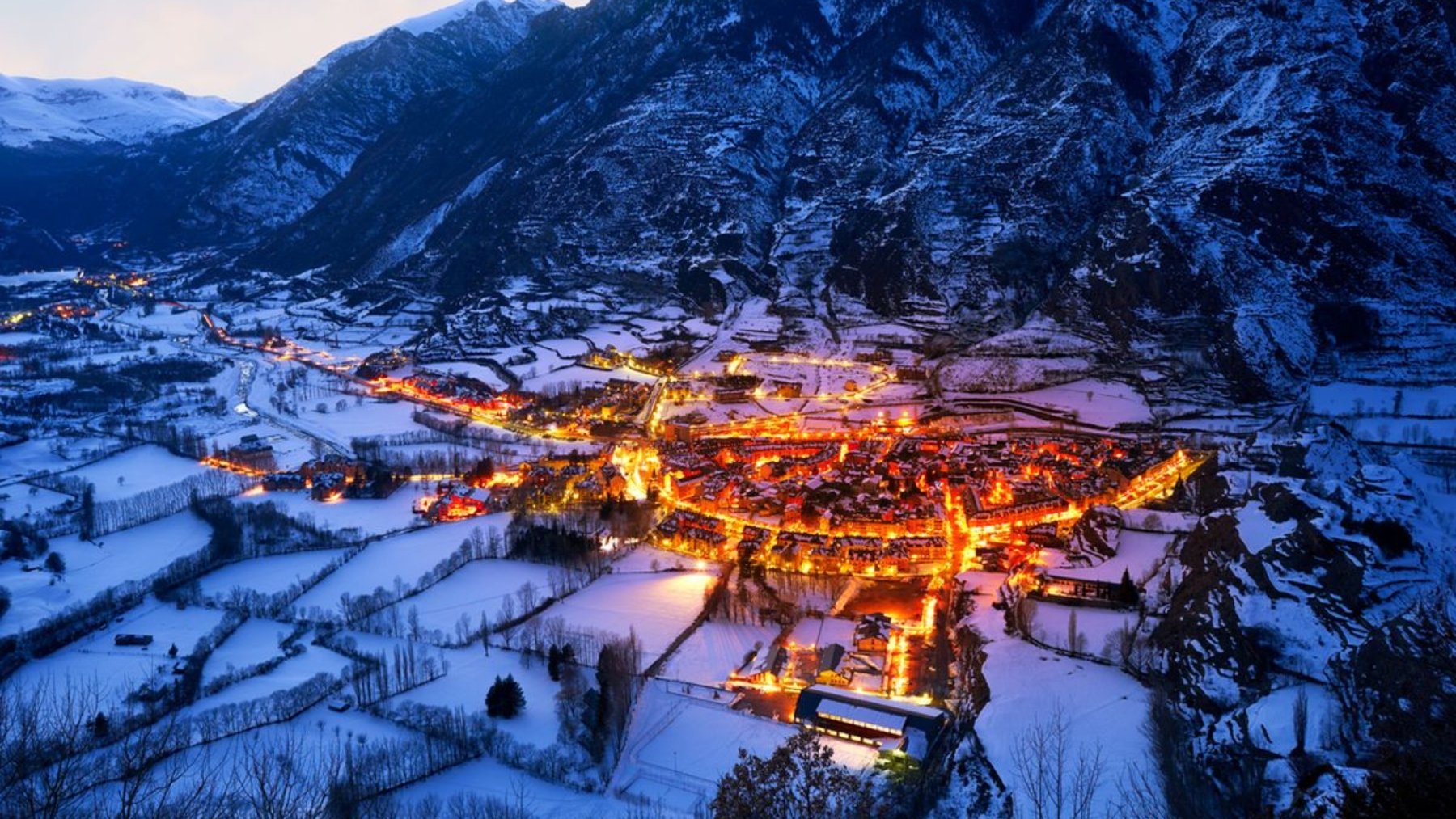 Ni Alpes ni Pirineos: el pueblo de montaña perfecto para una escapada navideña está en España