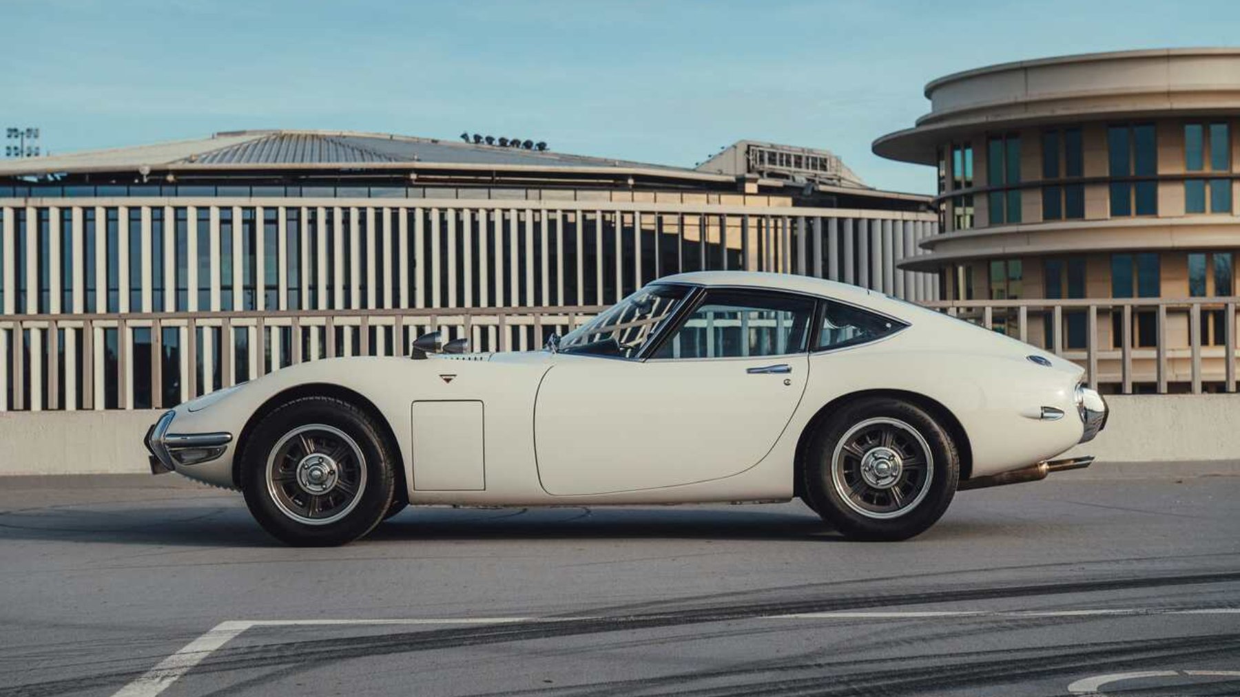 El Toyota blanco de 1965 que hoy vale más de un millón de euros