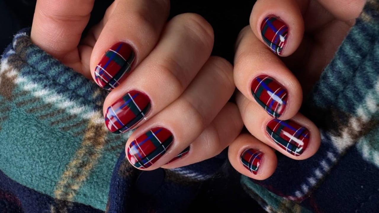 Las uñas más solicitadas para Nochebuena y Nochevieja en los salones (hay una que puedes hacerte en casa)