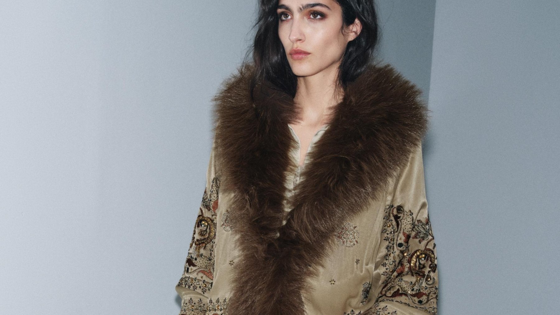 Zara nunca había llegado tan lejos: una prenda de casi 1.000 €, ¿lo vale?