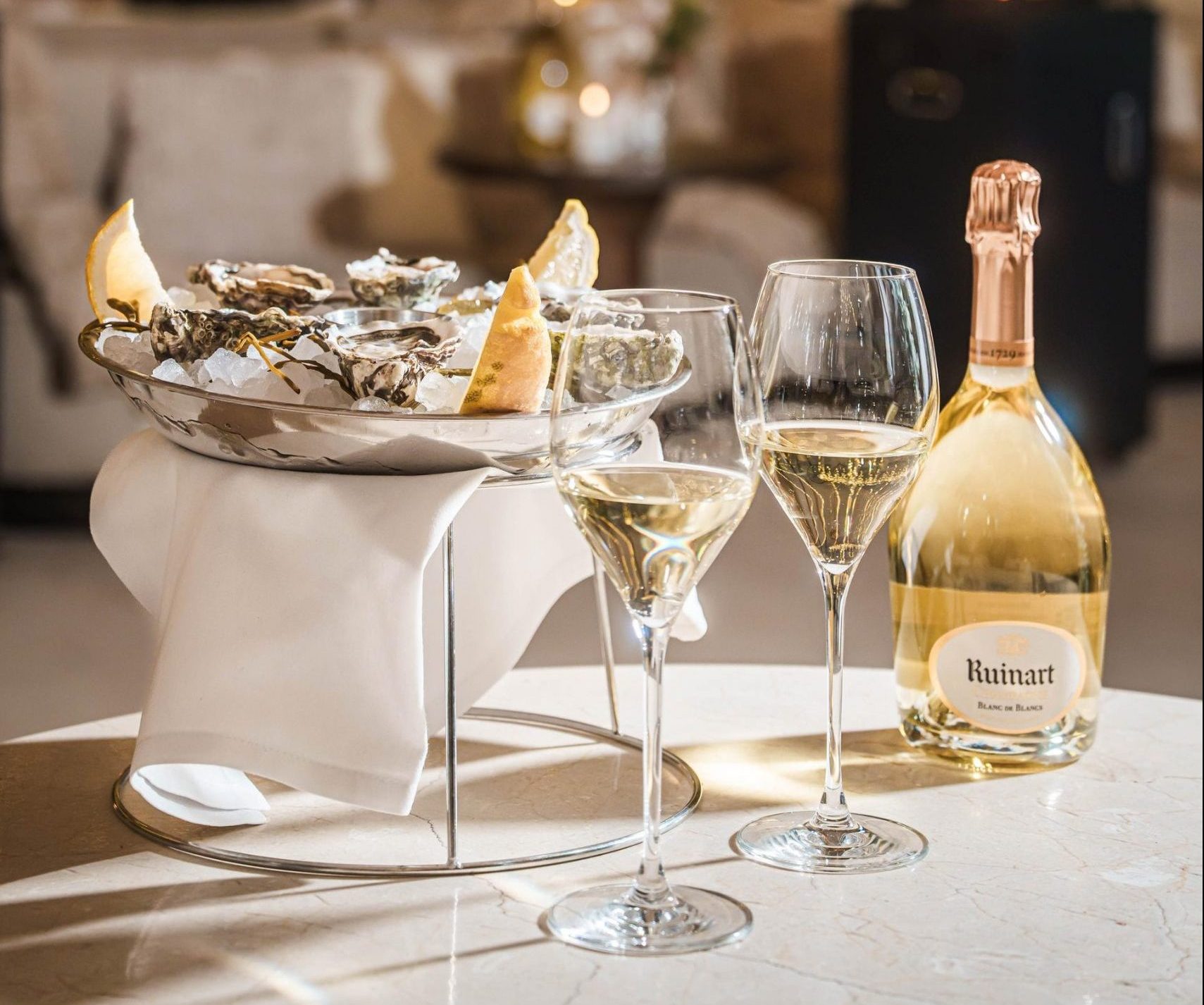 Planes de Navidad en Madrid: desde cenar en un iglú hasta patinar sobre hielo en un hotel cinco estrellas