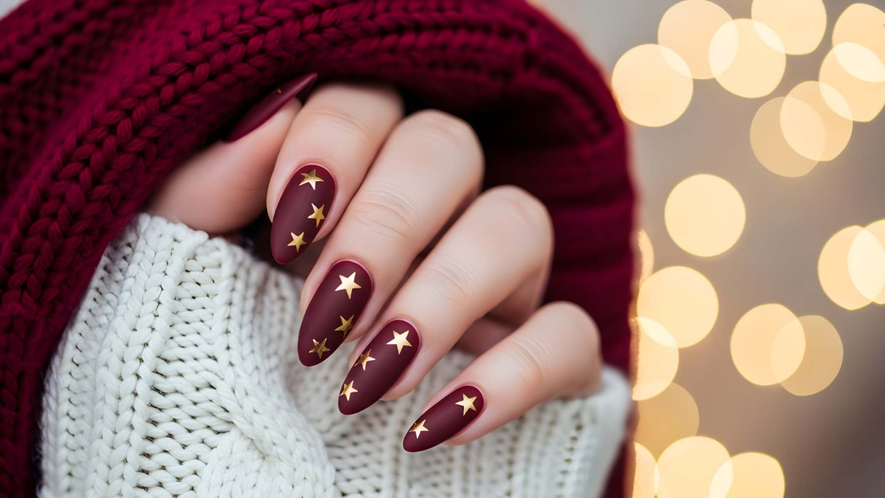 Las uñas más solicitadas para Nochebuena y Nochevieja en los salones (hay una que puedes hacerte en casa)