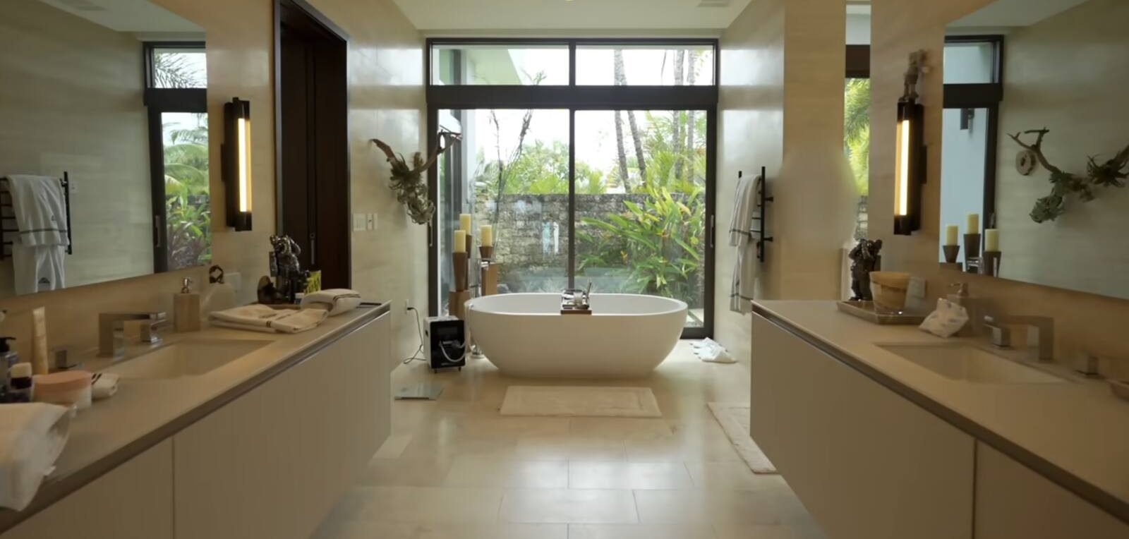 Baño de la casa de Jake Paul