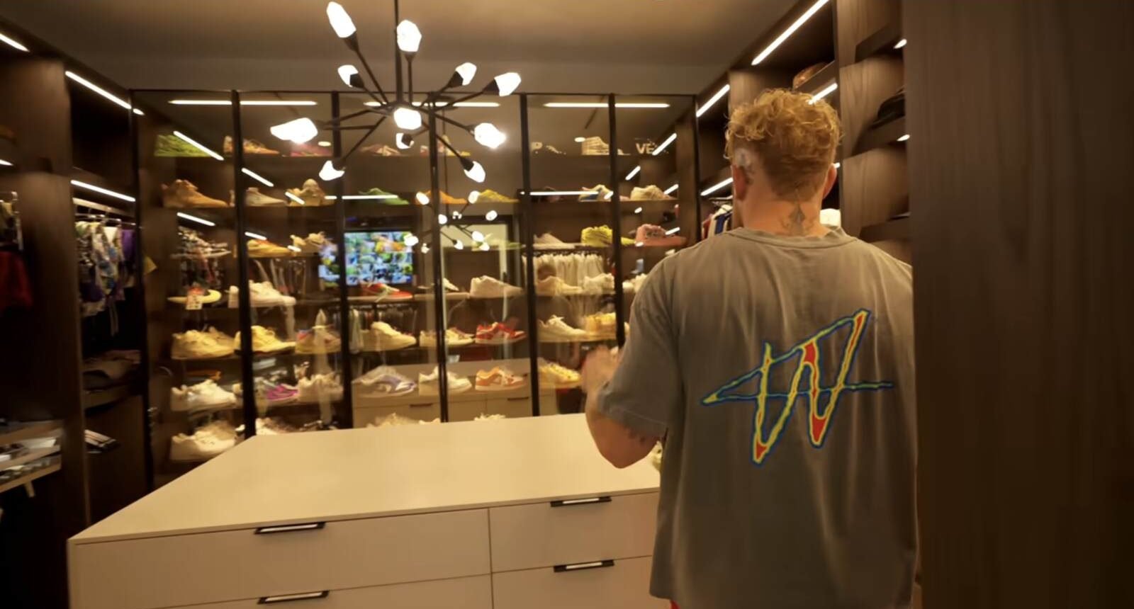 Vestidor de la casa de Jake Paul