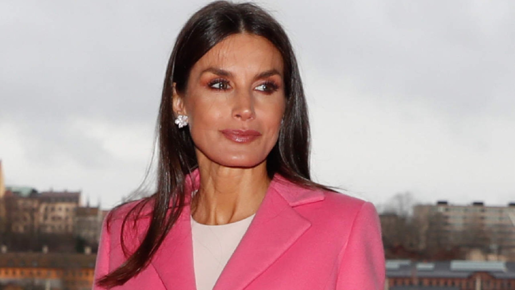 Los abrigos de la Reina Letizia que puedes pedir para Reyes: de Zara a alta costura