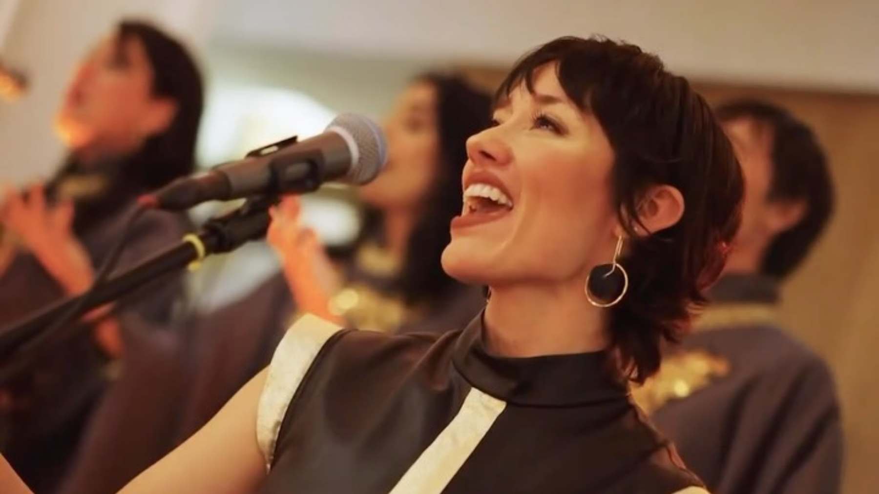 Planes de Navidad en Madrid: desde cenar en un iglú hasta un coro góspel o patinar sobre hielo