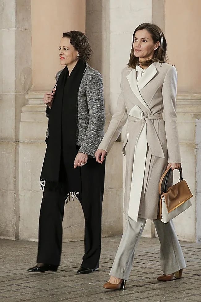 Los abrigos de la Reina Letizia que puedes pedir para Reyes: de Zara a alta costura