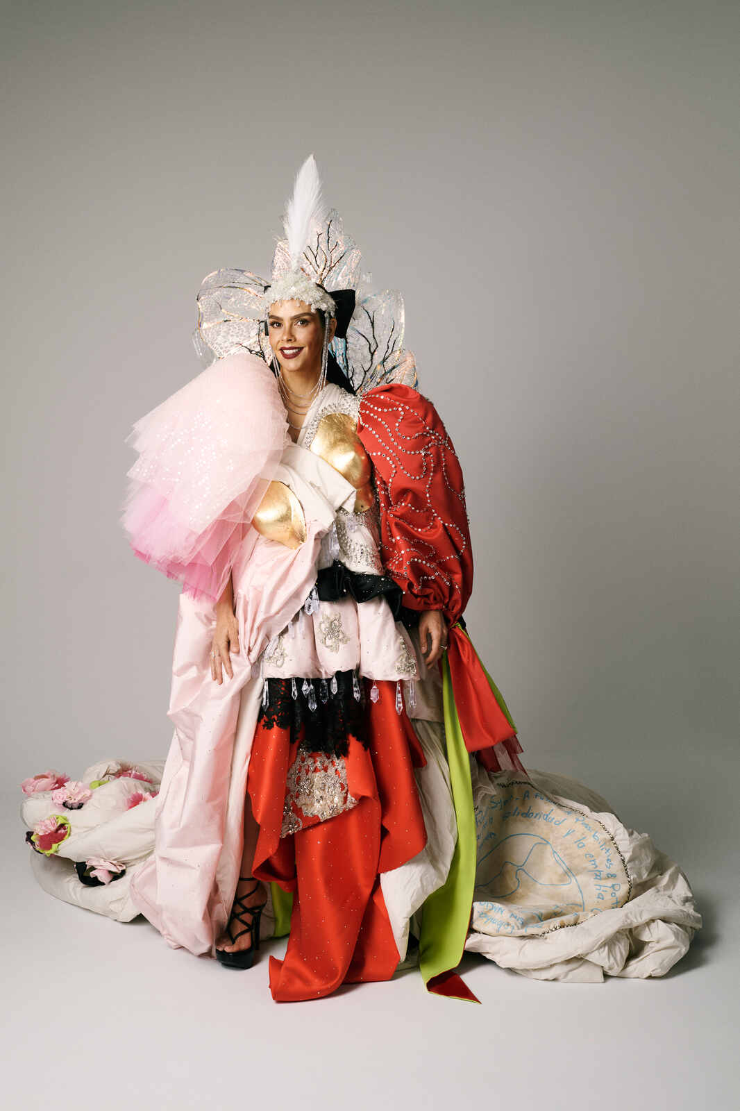 Cristina Pedroche con la capa