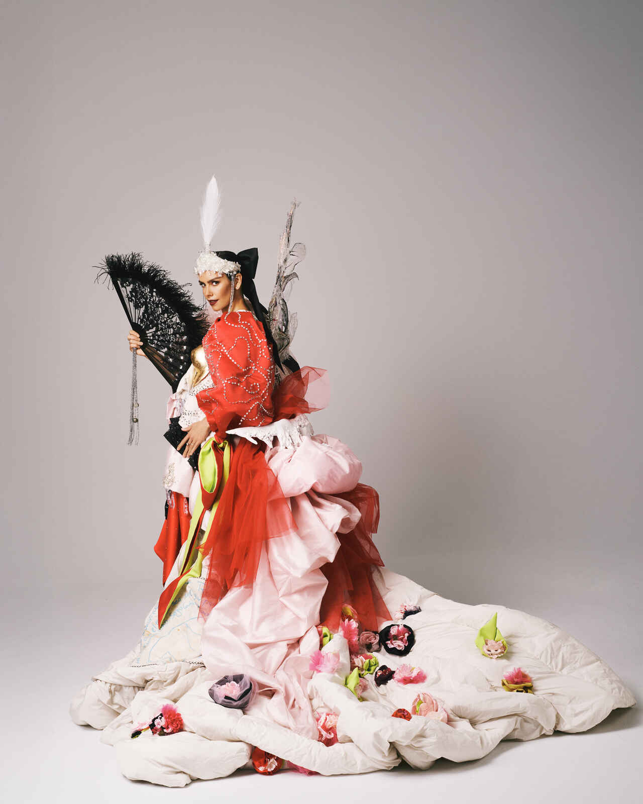 Capa del vestido de las campanadas de Cristina Pedroche