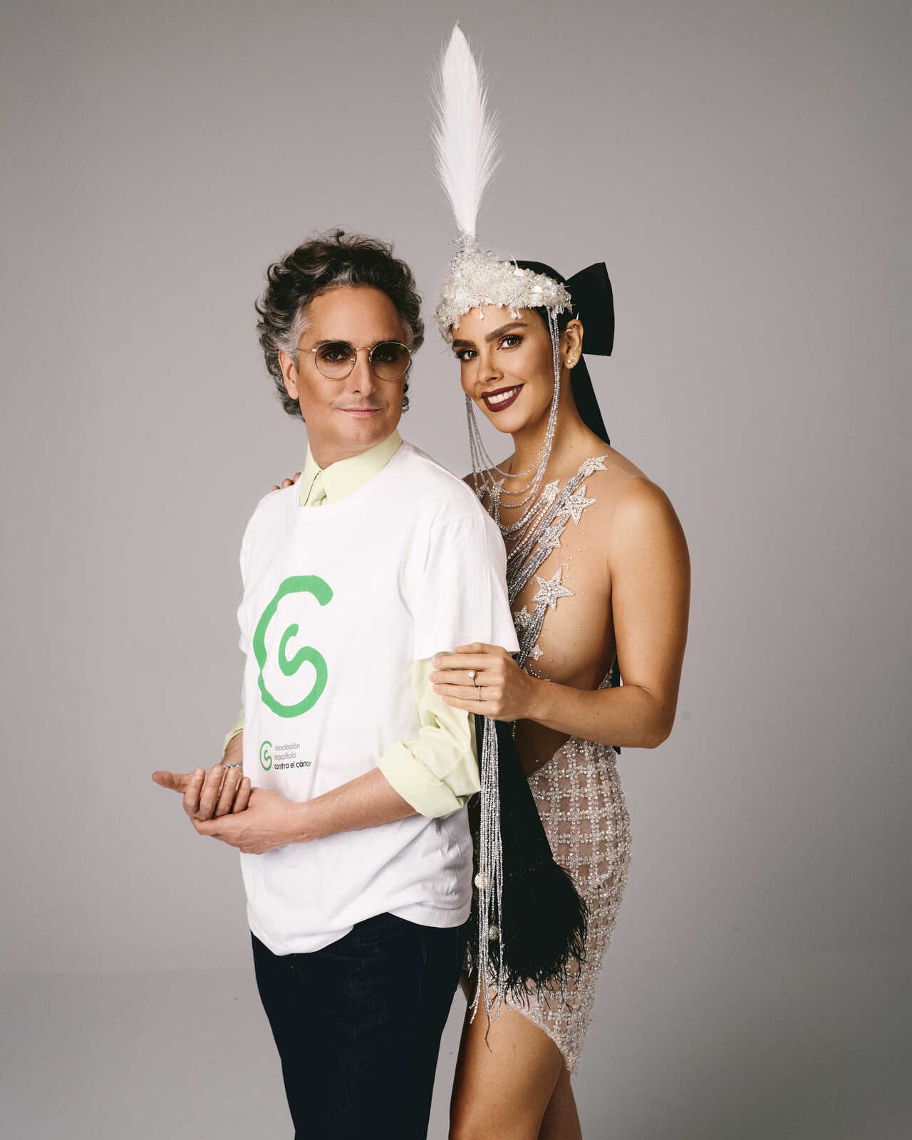 Cristina Pedroche y Josie posando en las campanadas 2026