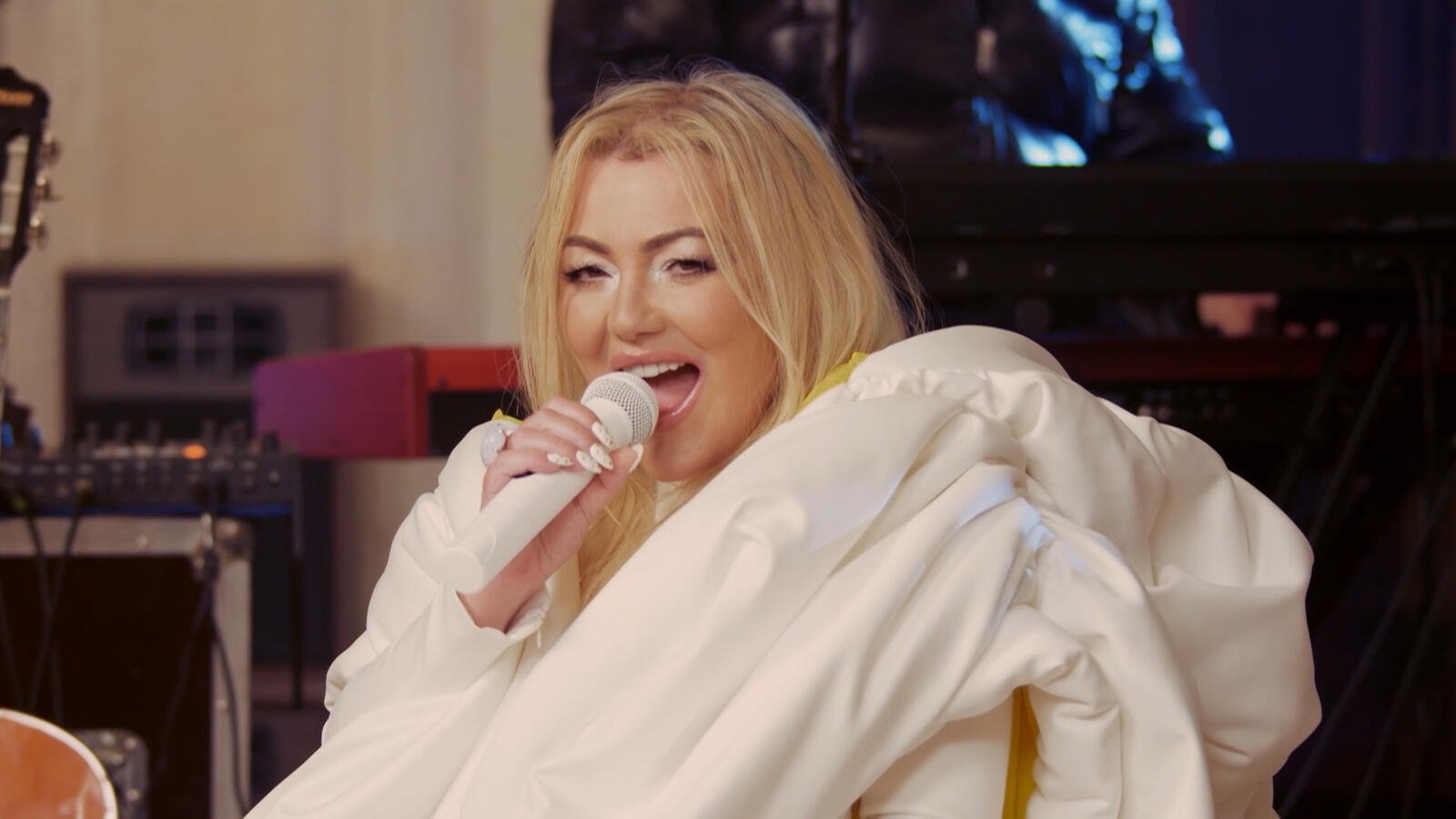 Amaia Montero cantando en las campanadas 