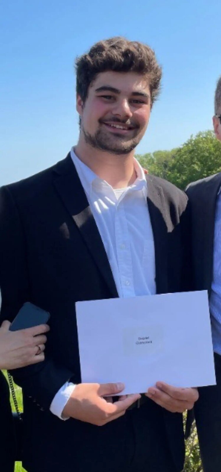 Gabriel Giacomelli posando