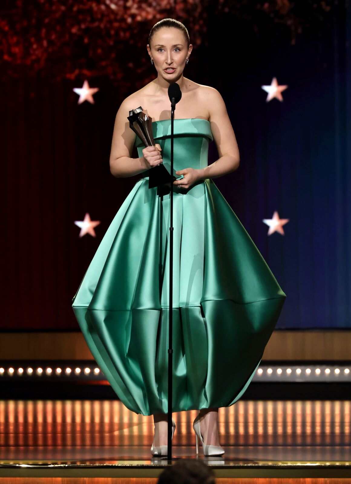 Erin Doherty en los Critics Choice Awards