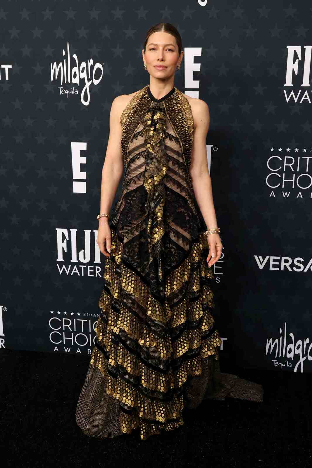 Jessica Biel posando