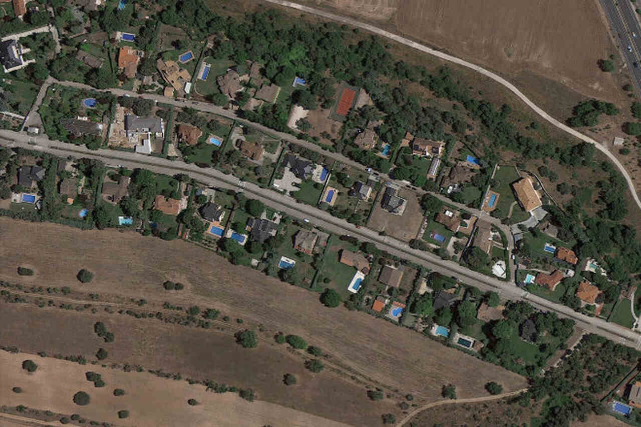 VALDELAGUA FAMOSOS URBANIZACION