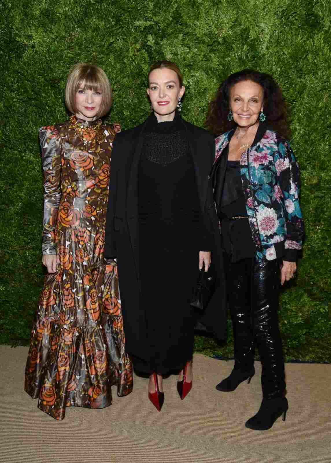 Anna Wintour con Marta Ortega y Diane Von Fustenberg posando