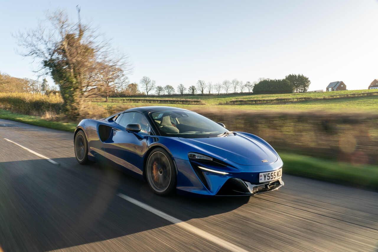 McLaren Artura superdeportivo híbrido