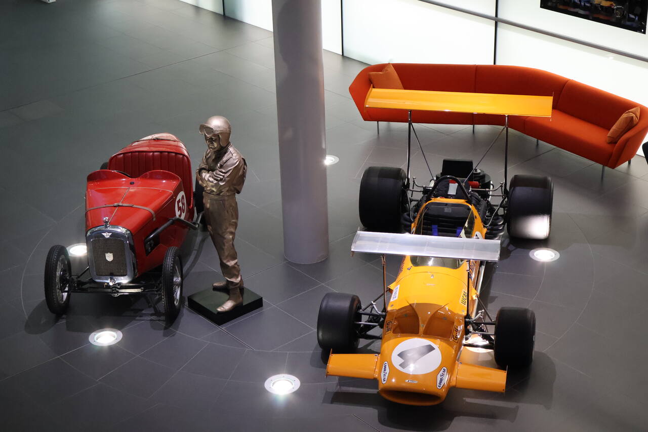 coches exposición McLaren