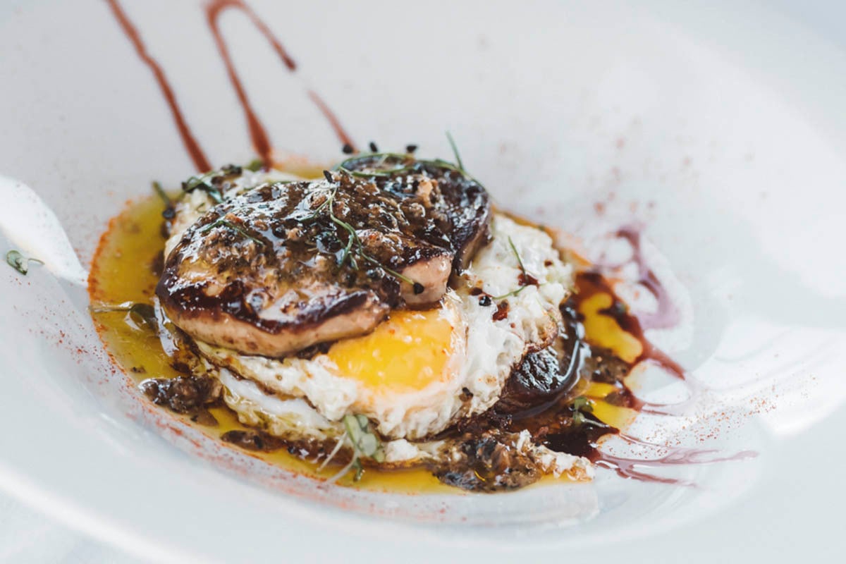 Rosalía vuelve a este restaurante castizo de Chueca y lo que pide es pura «gloria bendita»