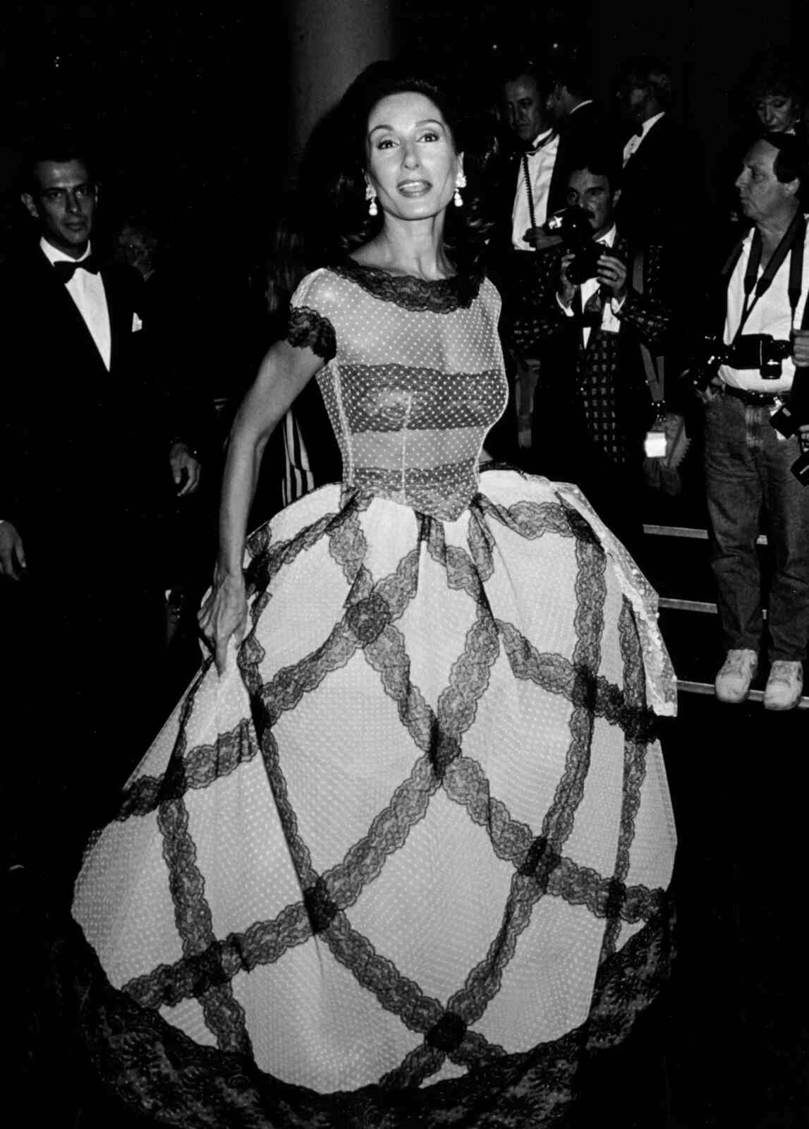 Naty Abascal de joven con un vestido de Valentino