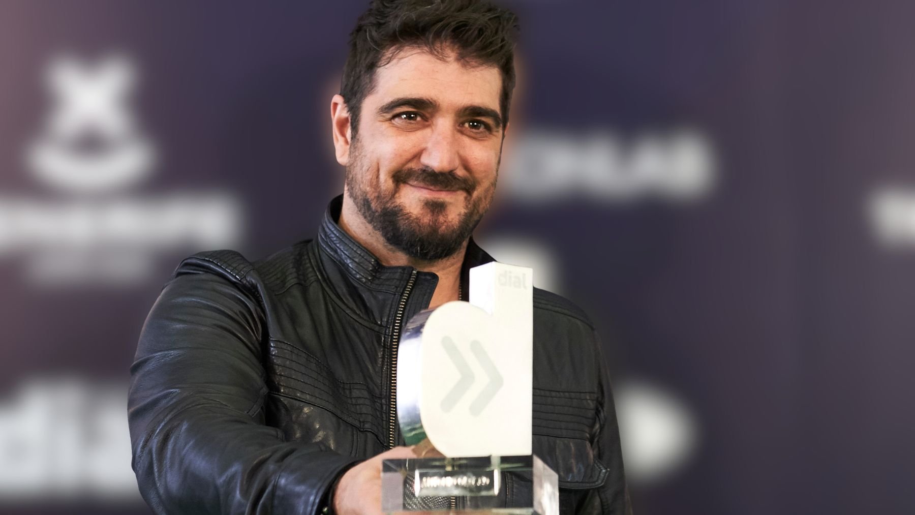 Antonio Orozco: Me inventé un premio y me lo di a mí mismo para salir en la prensa